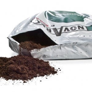 Seurakuntapuutarhureiden näyttelyssä tietoa Novarbon tuotteista